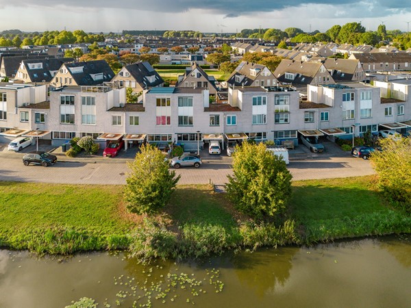 Medium property photo - Marga Klompéstraat 53, 3207 DD Spijkenisse